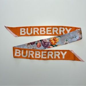 Authentic Burberry skinny scarf 180 x 8 cm